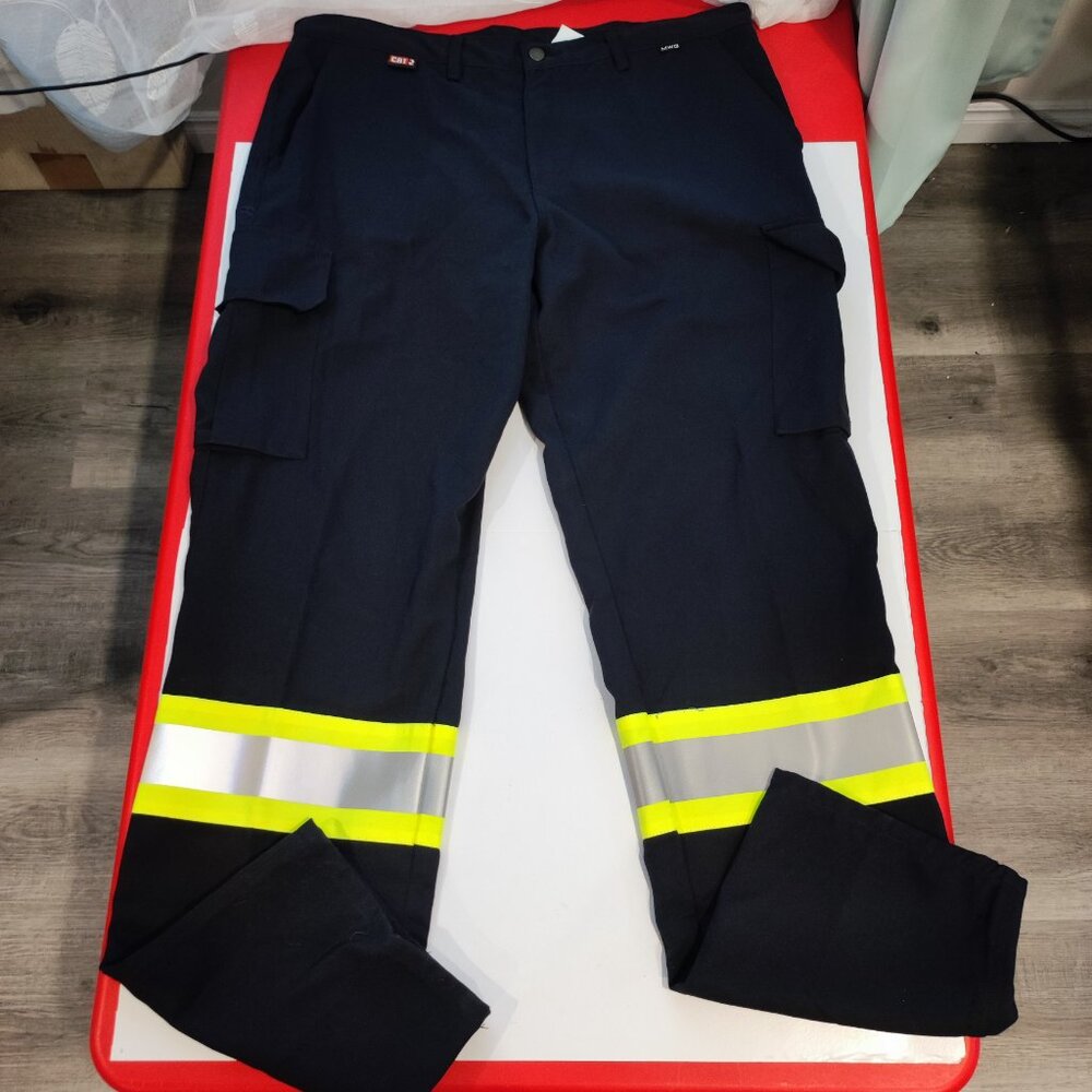 MWG Apparel Men's FR Utility Pant - 69F07S size 40X36 navy colour NWOT